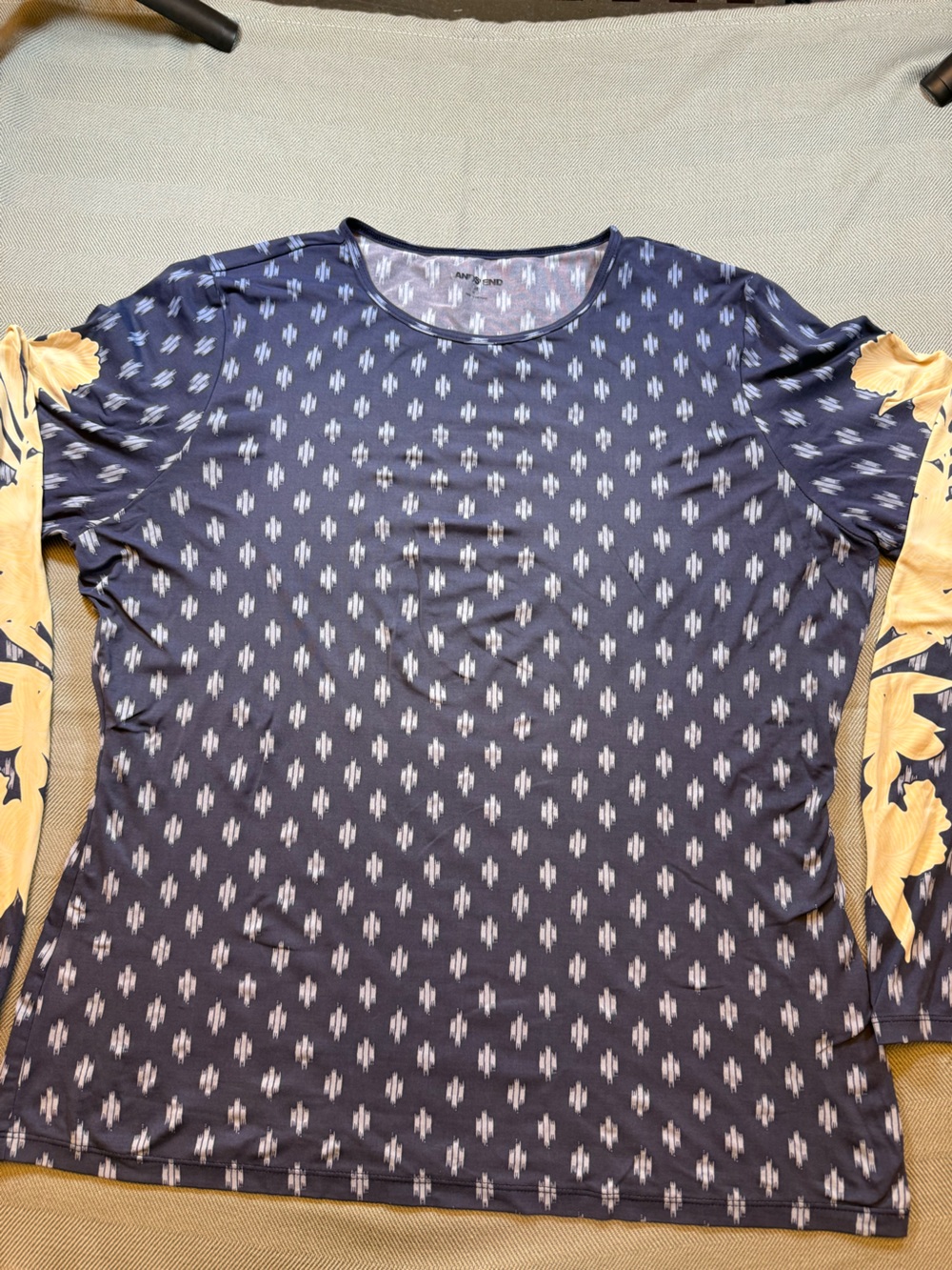 Lands' End Navy long-Sleeve Shirt with Subtle White Geometric Print